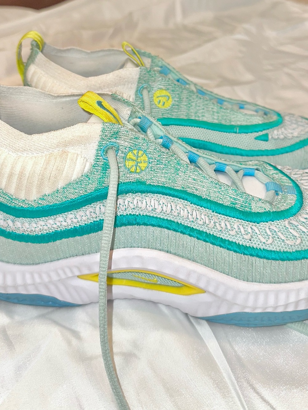 Nike Cosmic Unity 3 'Joy' (Jade Ice/Emerald Rise) basketball shoes